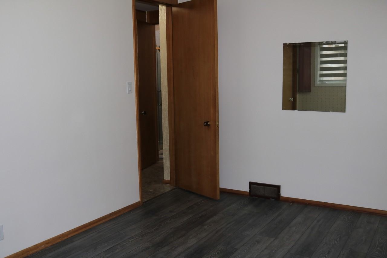 676 Queenston Street - Photo 6 of 51