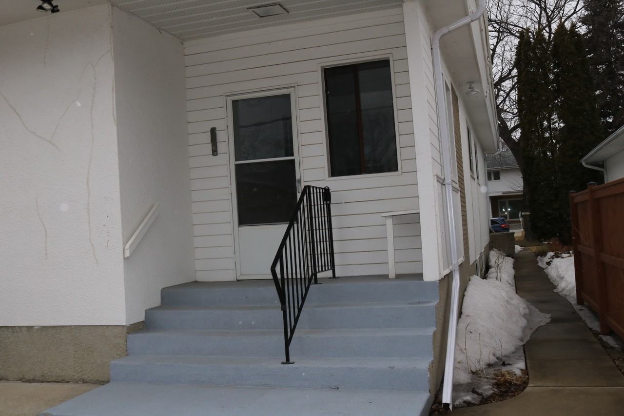 676 Queenston Street - Photo 3 of 51