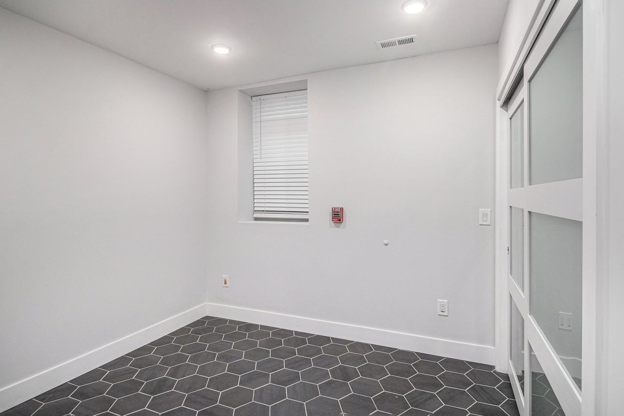 1853 Hoffman St #1 - Photo 5 of 23