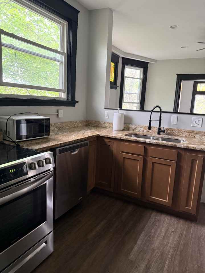 3112 Hackberry St #2 - Photo 5 of 6