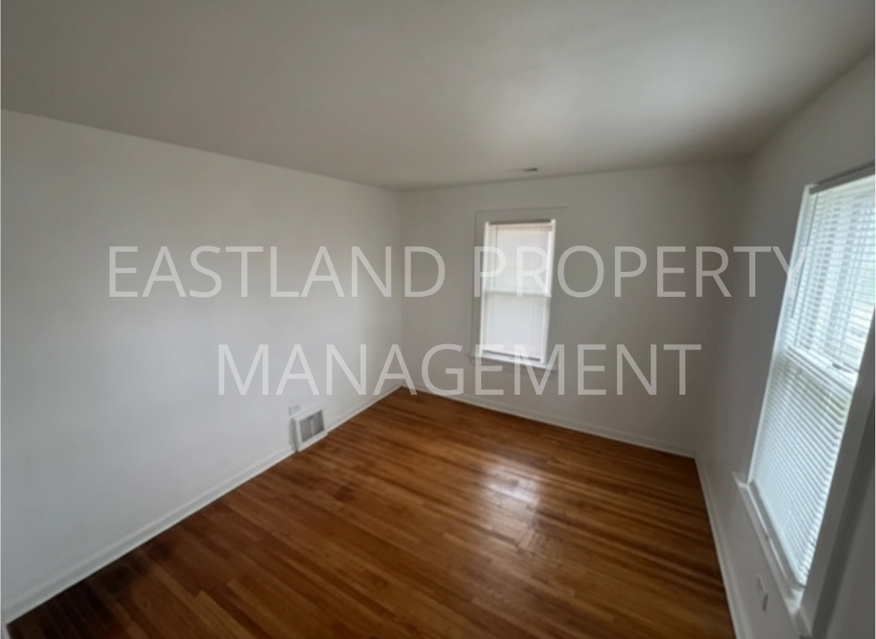 823 Custer Dr - Photo 2 of 10