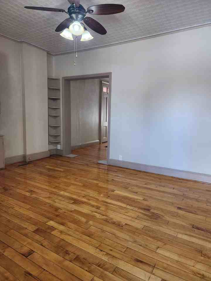 1593 White St - Photo 2 of 11