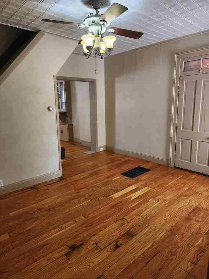 1593 White St - Photo 3 of 11