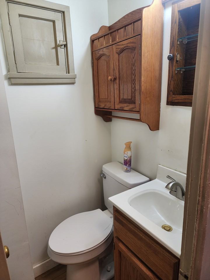 1593 White St - Photo 5 of 11