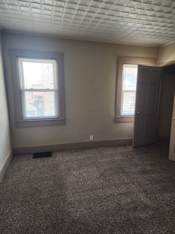 1593 White St - Photo 7 of 11