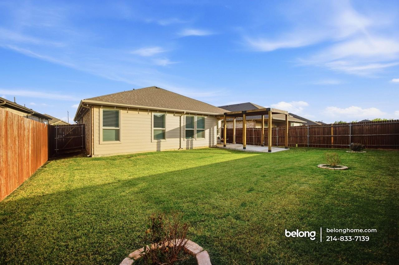 1832 Chamaeleon Dr - Photo 4 of 26