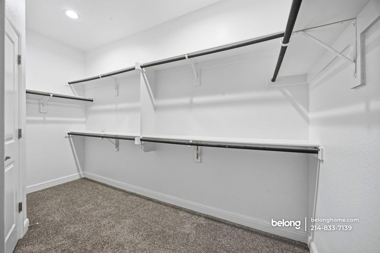 1832 Chamaeleon Dr - Photo 7 of 26