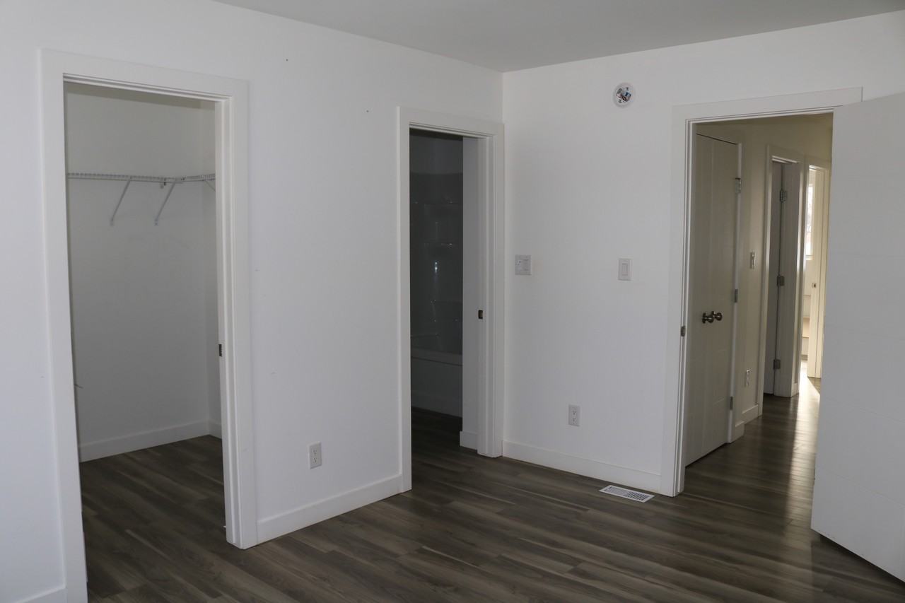 402 Belmont Avenue - Photo 5 of 34