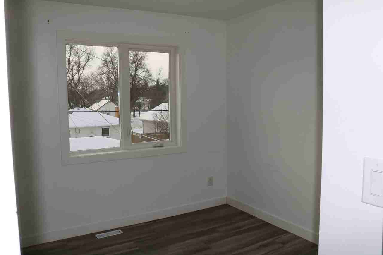 402 Belmont Avenue - Photo 7 of 34