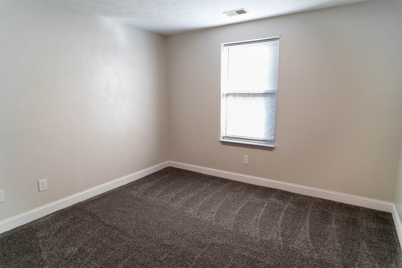 Oak Grove - Photo 7 of 25