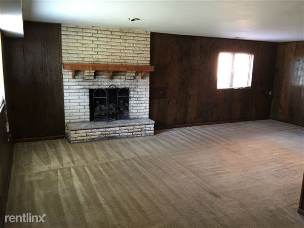 921 Charles St - Photo 3 of 16