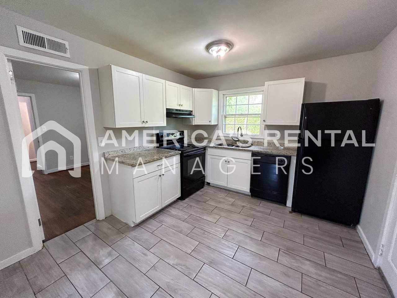 1340 Orlando Cir Ne - Photo 5 of 30