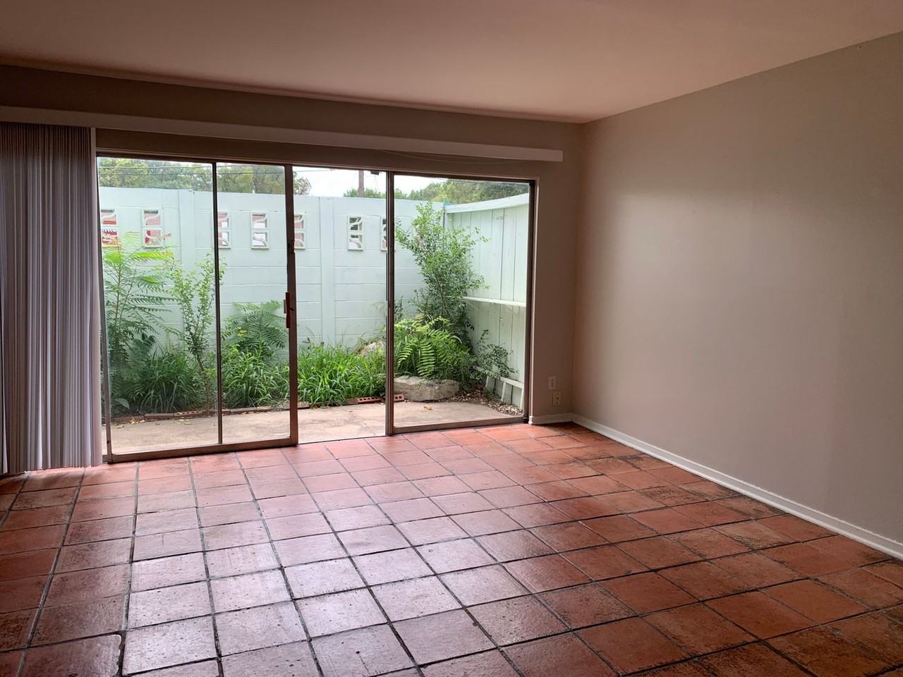 1808 W 35th St #1 - Photo 6 of 16