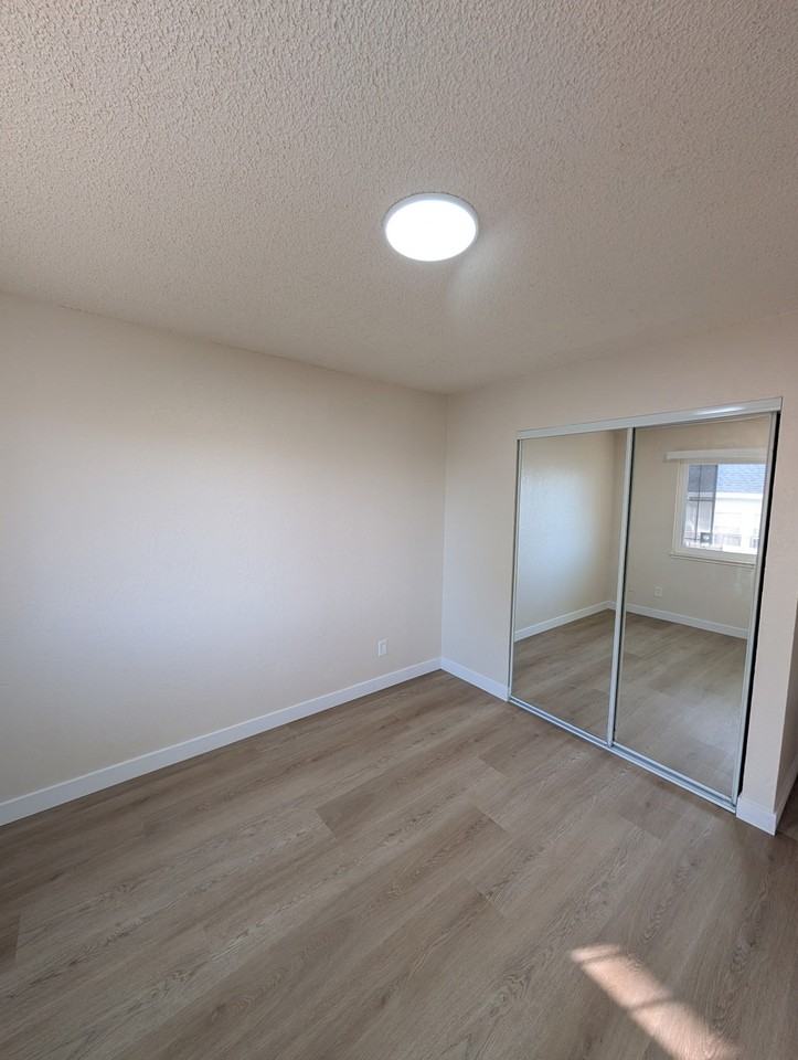 3811 39TH AVENUE - Photo 2 of 7