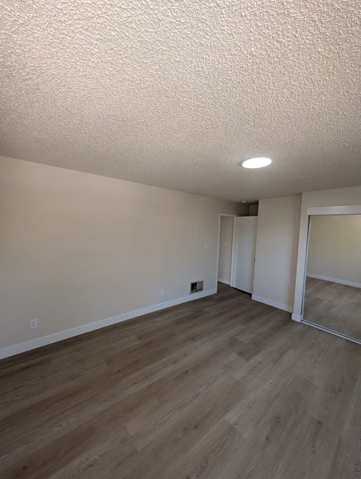 3811 39TH AVENUE - Photo 3 of 7