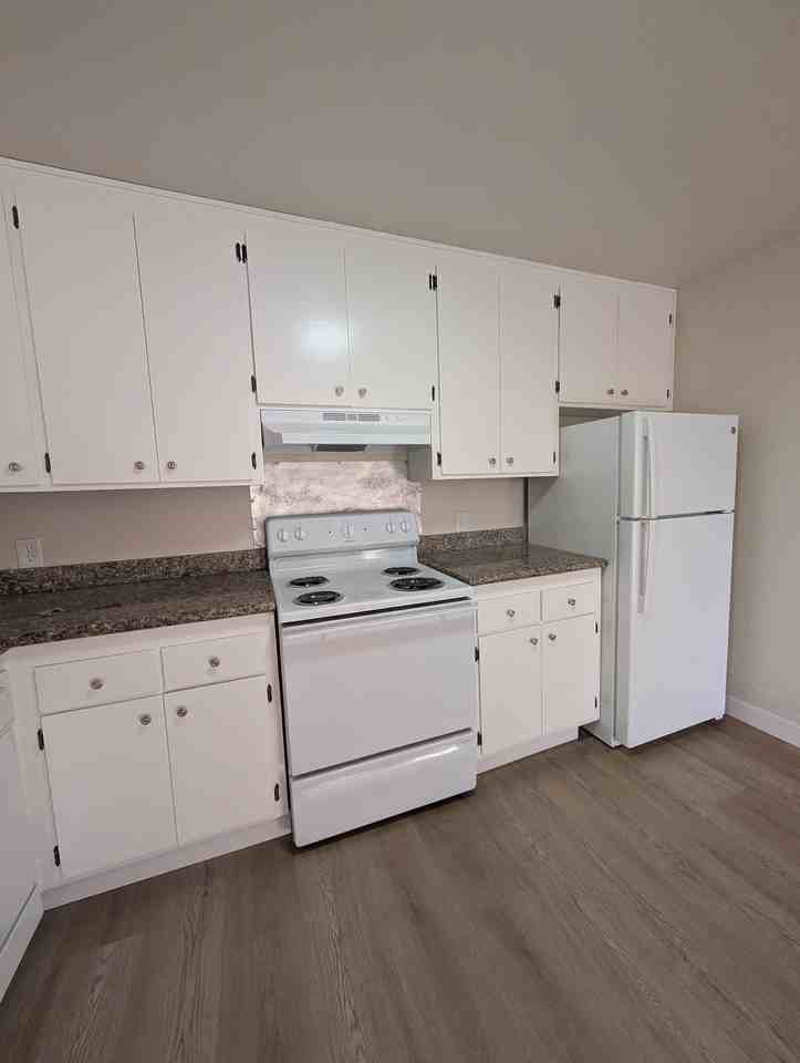 3811 39TH AVENUE - Photo 6 of 7