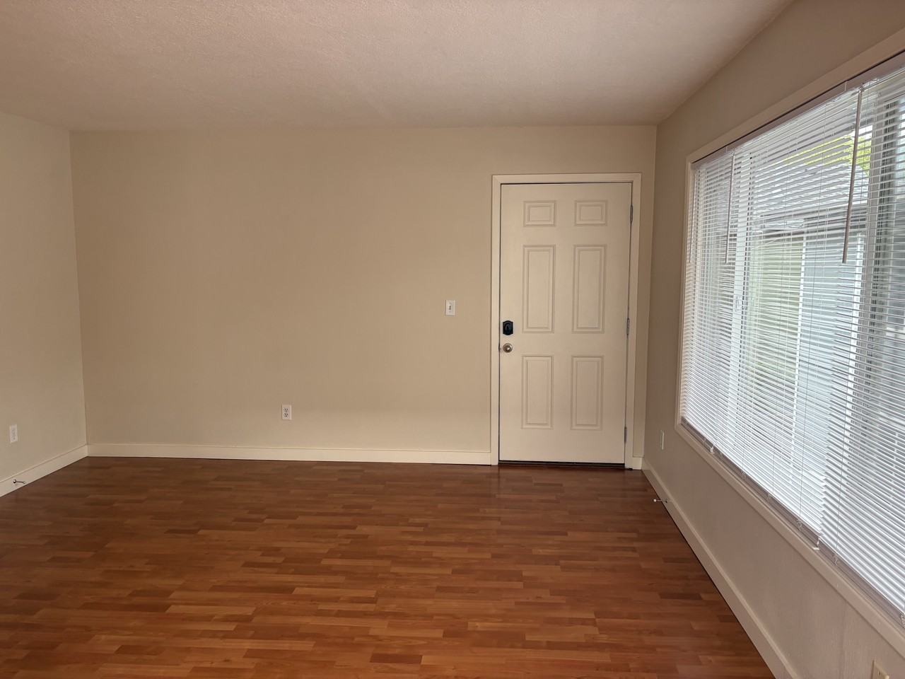 OR - 8220 - 8236 N Edison St - KF - Photo 5 of 15