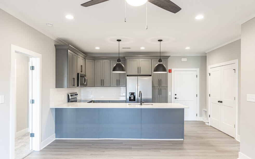 1114 Rosedale Blvd - Photo 3 of 10