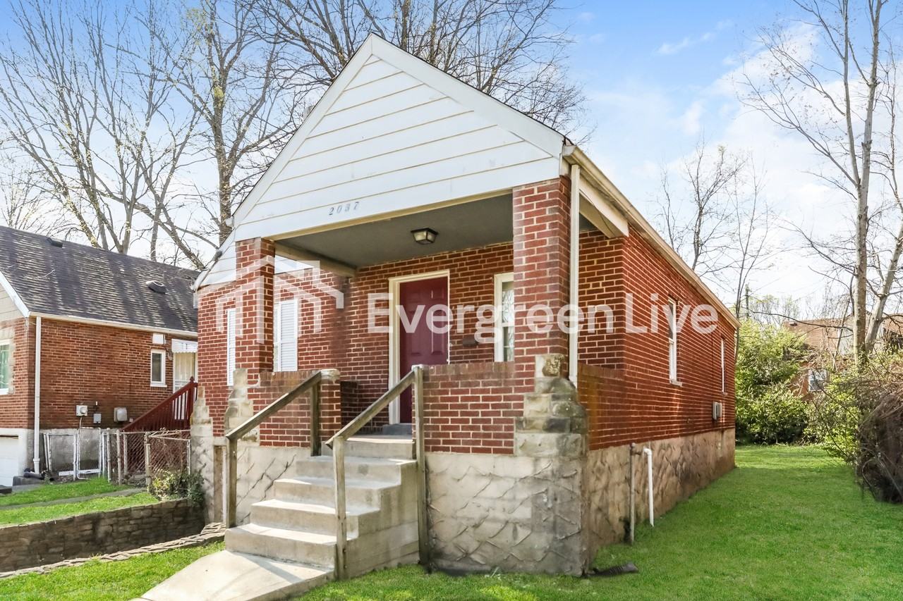 2037 Dallas Ave - Photo 2 of 15