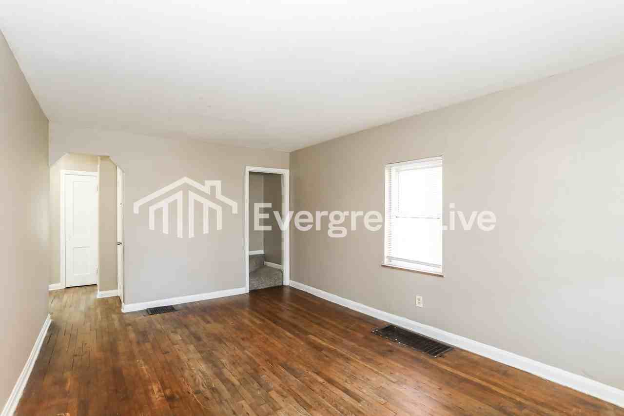 2037 Dallas Ave - Photo 3 of 15
