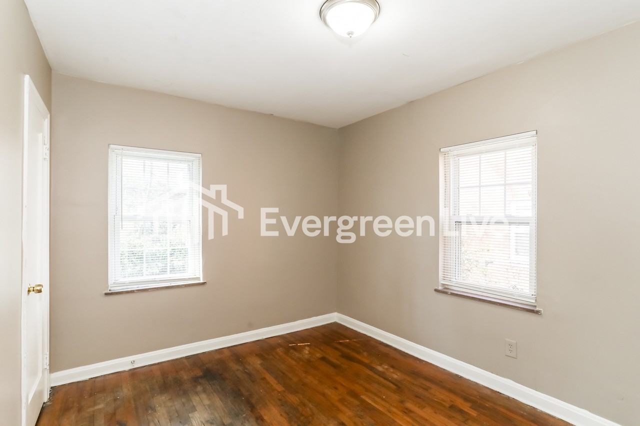 2037 Dallas Ave - Photo 7 of 15