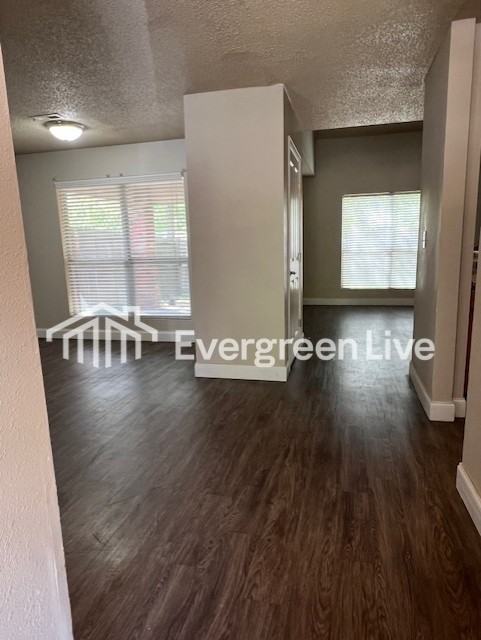 101 Barnsbury Ct - Photo 2 of 20