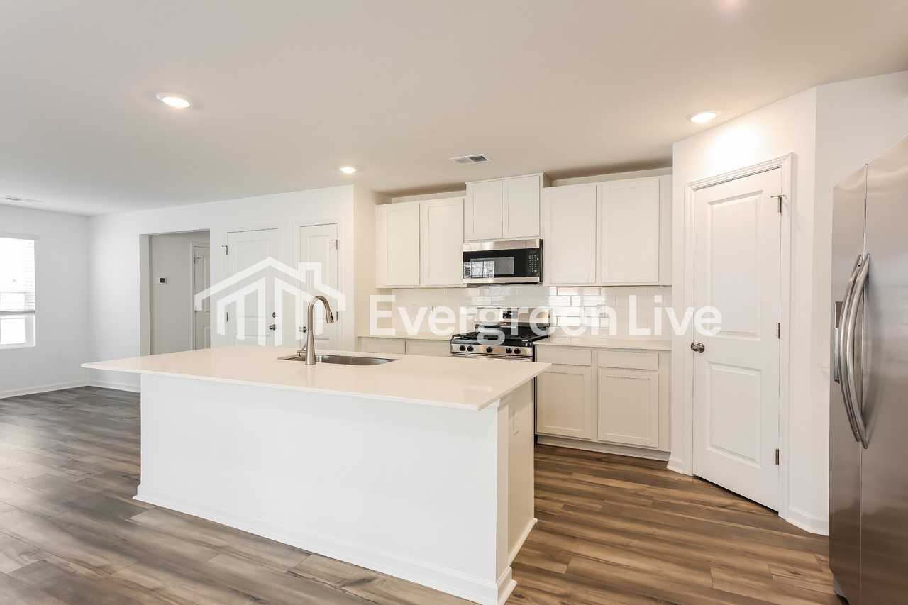 1381 Hugh Mack Ct - Photo 7 of 15