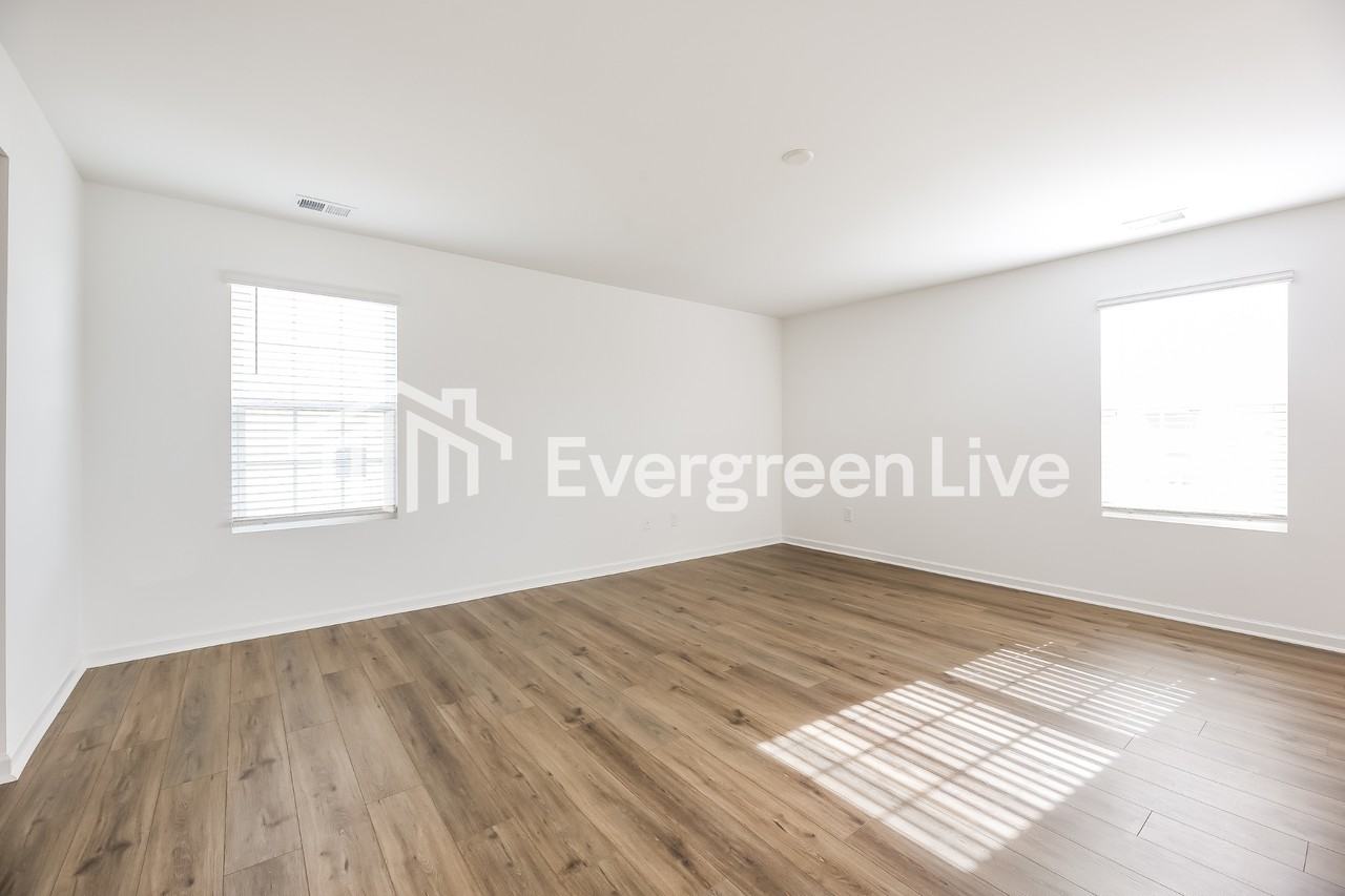 1376 Hugh Mack Ct - Photo 3 of 15
