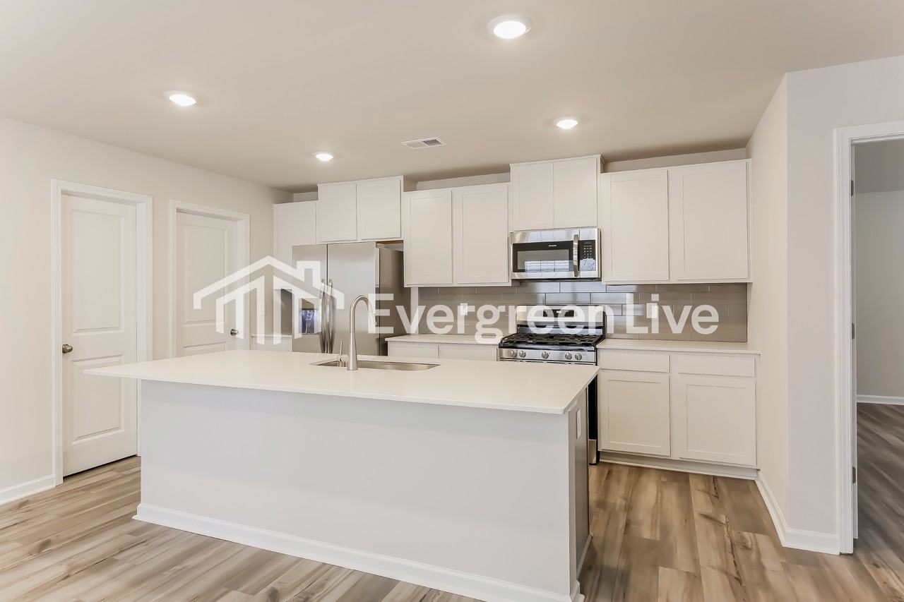 1365 Hugh Mack Ct - Photo 6 of 15