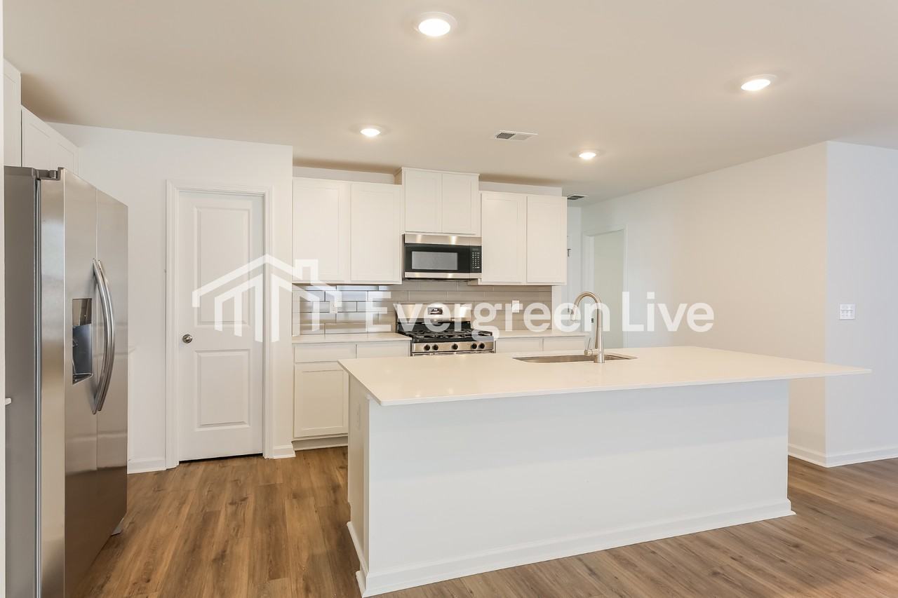 1377 Hugh Mack Ct - Photo 5 of 15