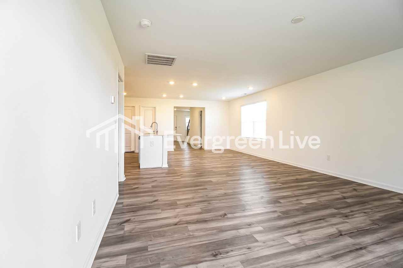 118 Stokely Way - Photo 3 of 15