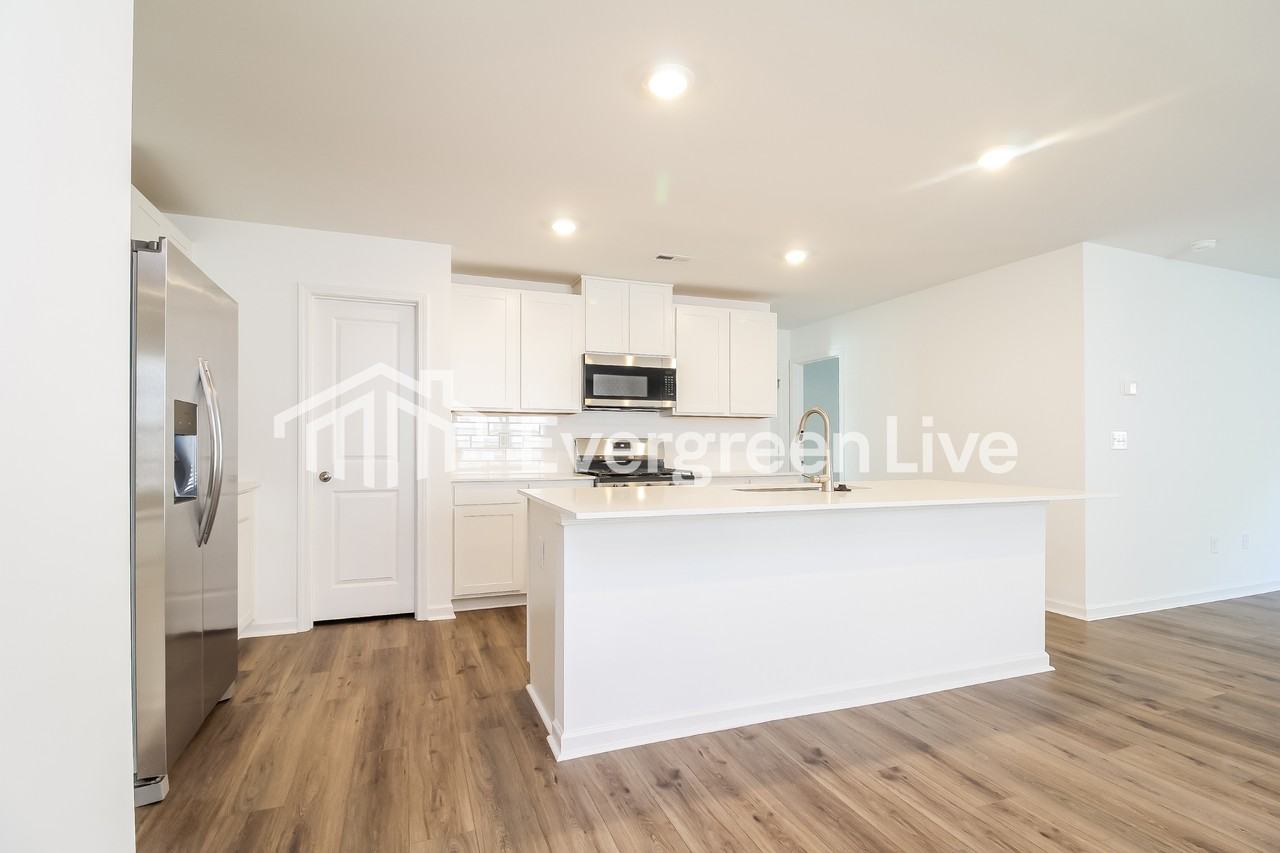 112 Stokely Way - Photo 5 of 15