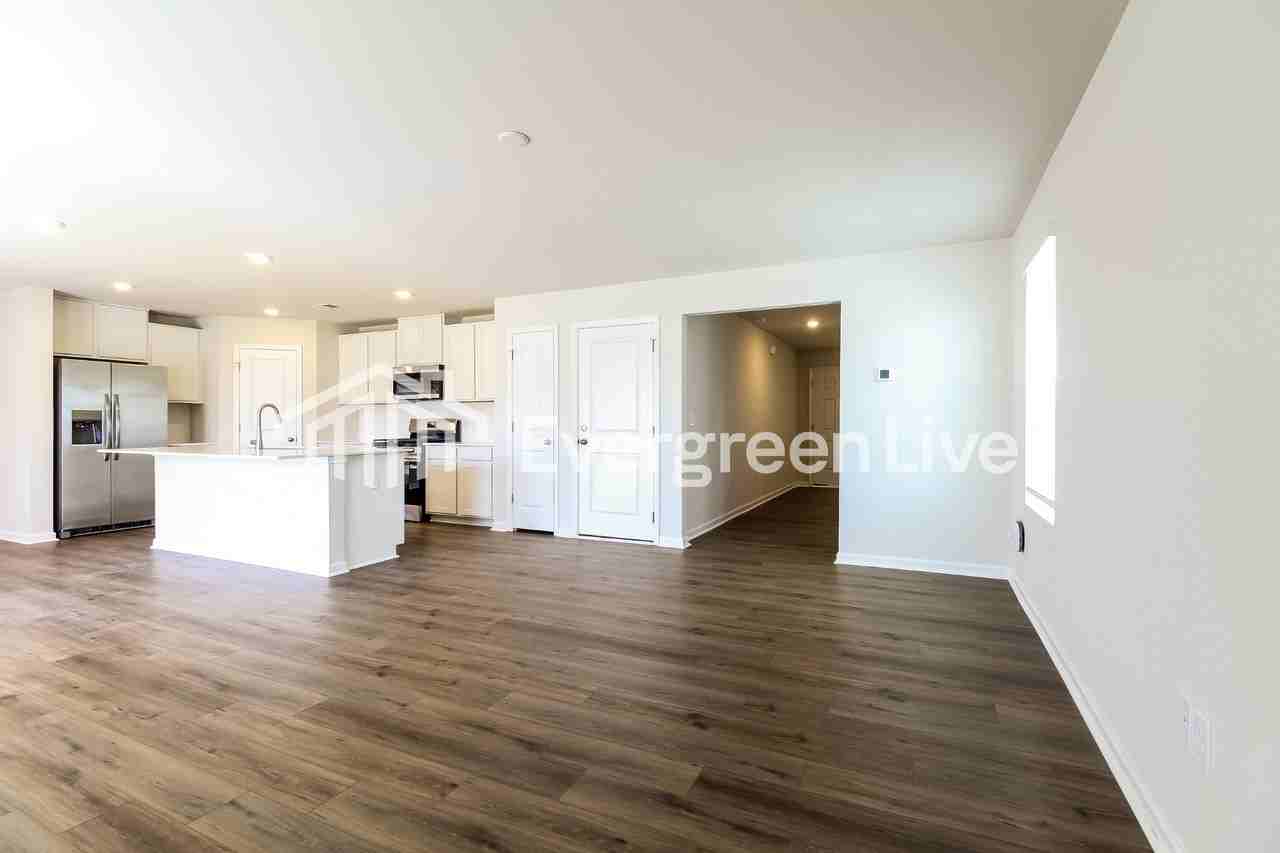 201 Stokely Way - Photo 3 of 15