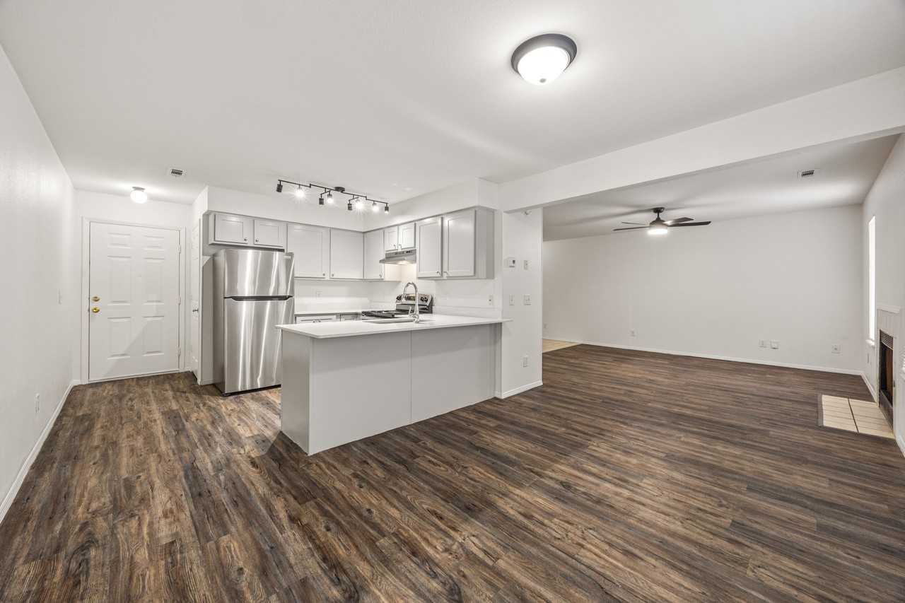 Apartments @ Molly Court - Photo 5 of 50