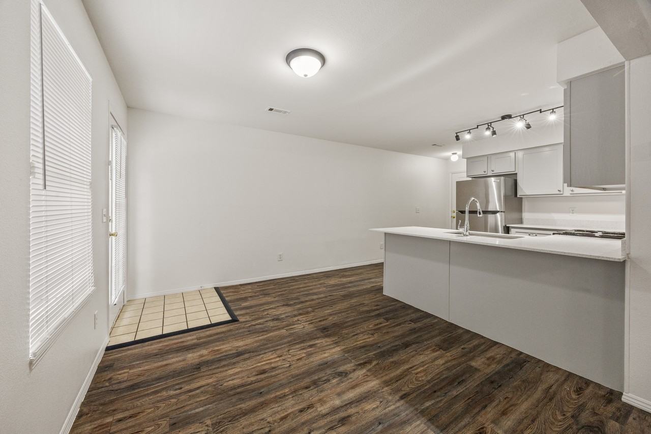 Apartments @ Molly Court - Photo 6 of 50