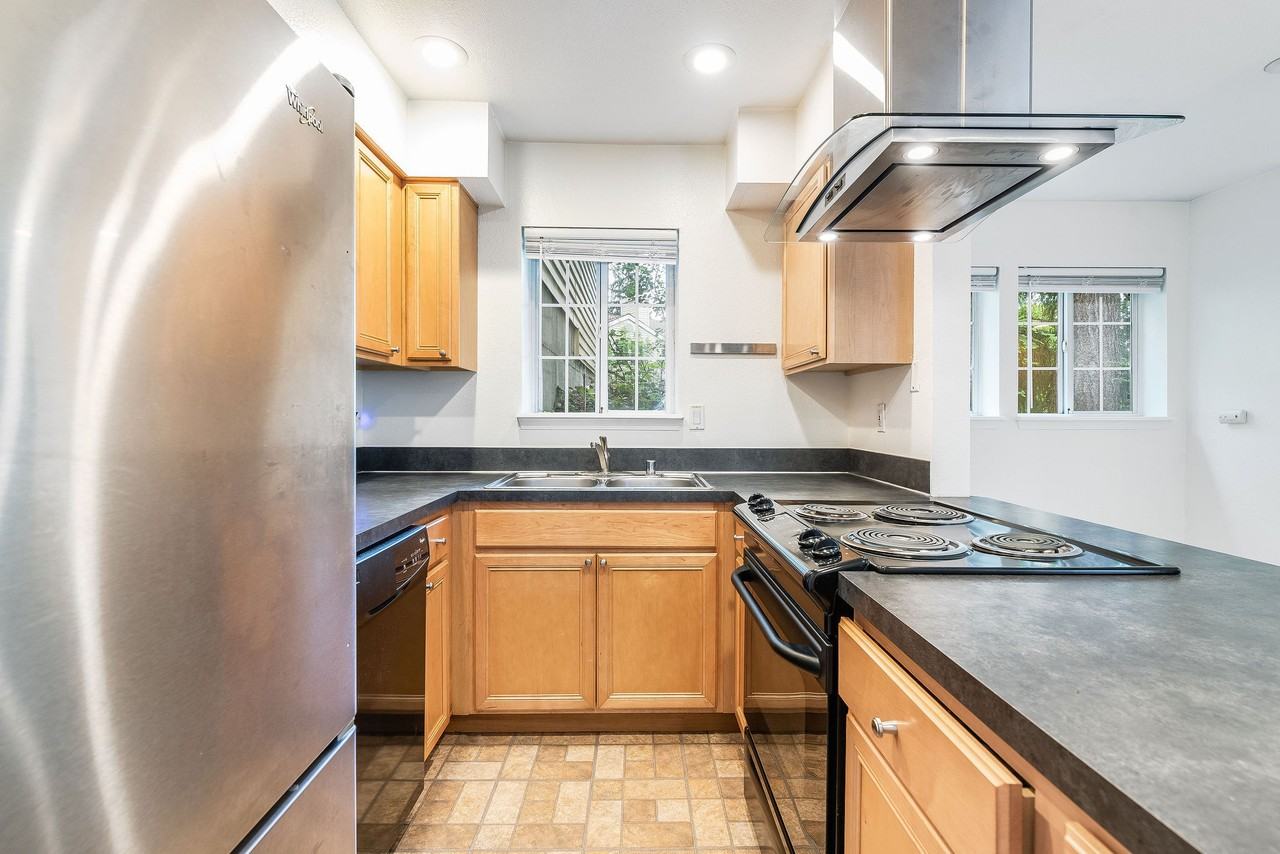 2520 118th Avenue Southeast - Photo 2 of 26