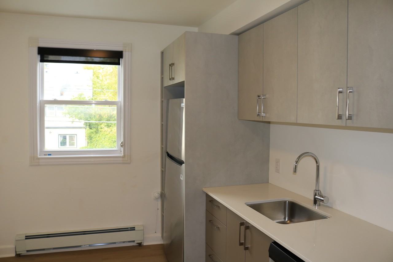 697 Corydon Avenue #6 - Photo 5 of 15