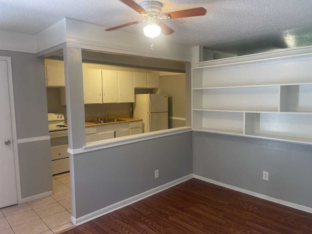 919 Minor Street, NE - Photo 5 of 27