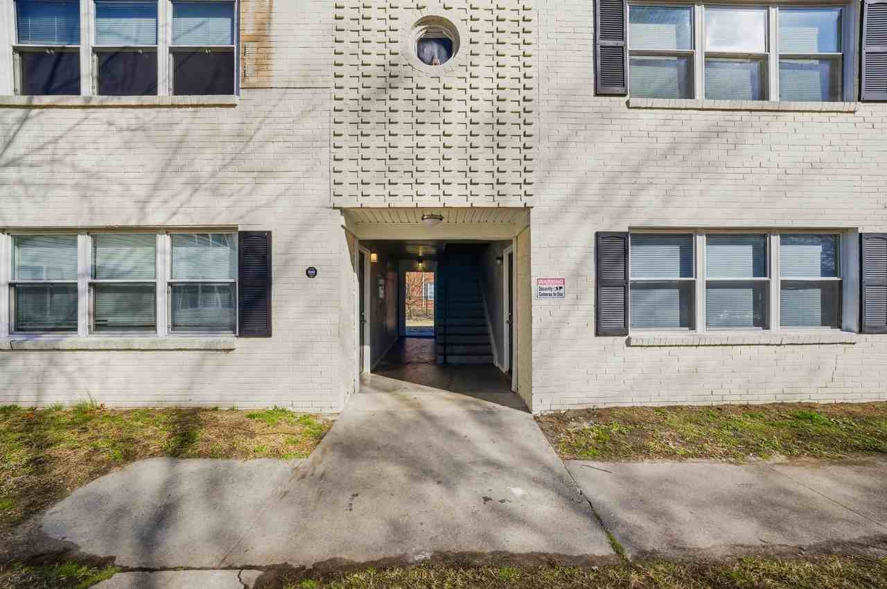 642 Dresden Drive - Photo 2 of 10