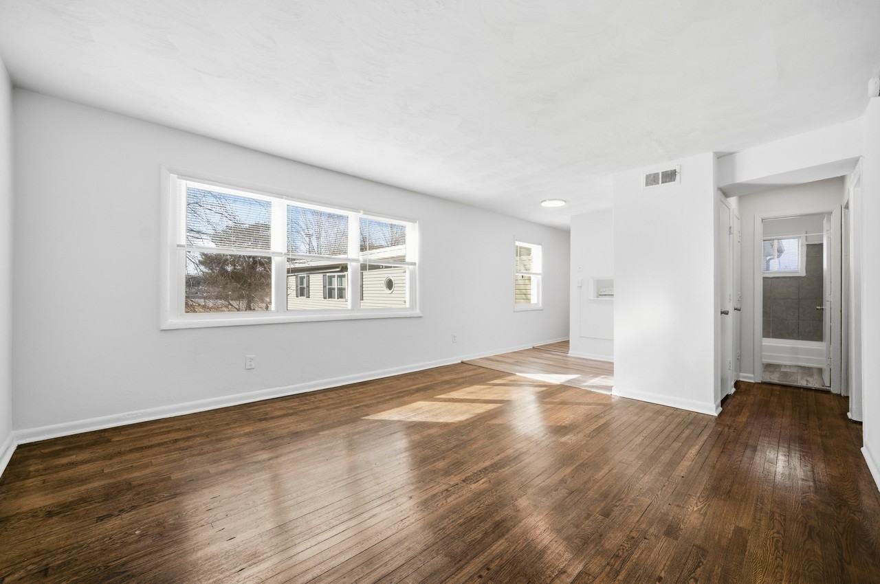 642 Dresden Drive - Photo 5 of 10