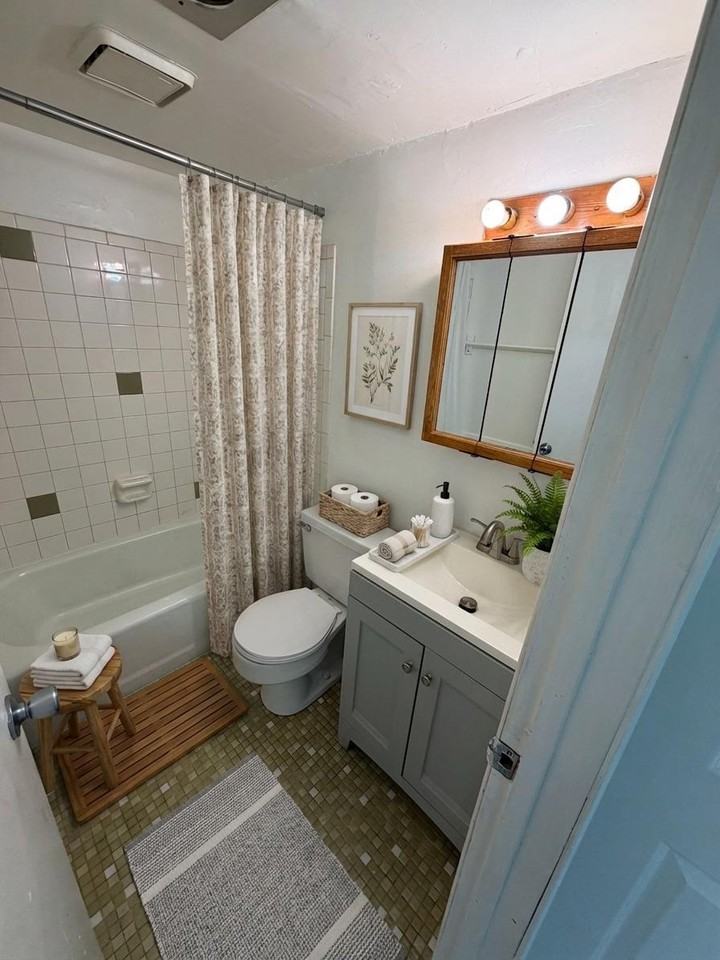 744 East Michigan Avenue - Photo 7 of 22