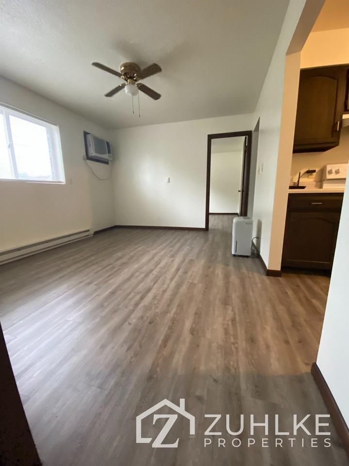 220 East Court Street - Photo 2 of 8