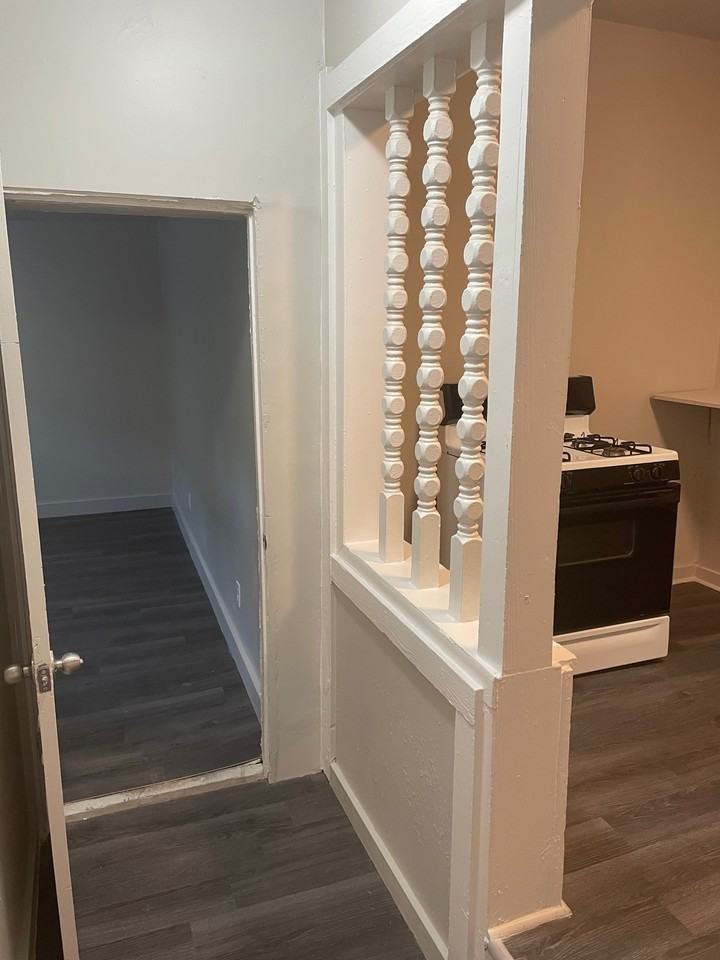 BBS A - 148 Gifford - Photo 3 of 16