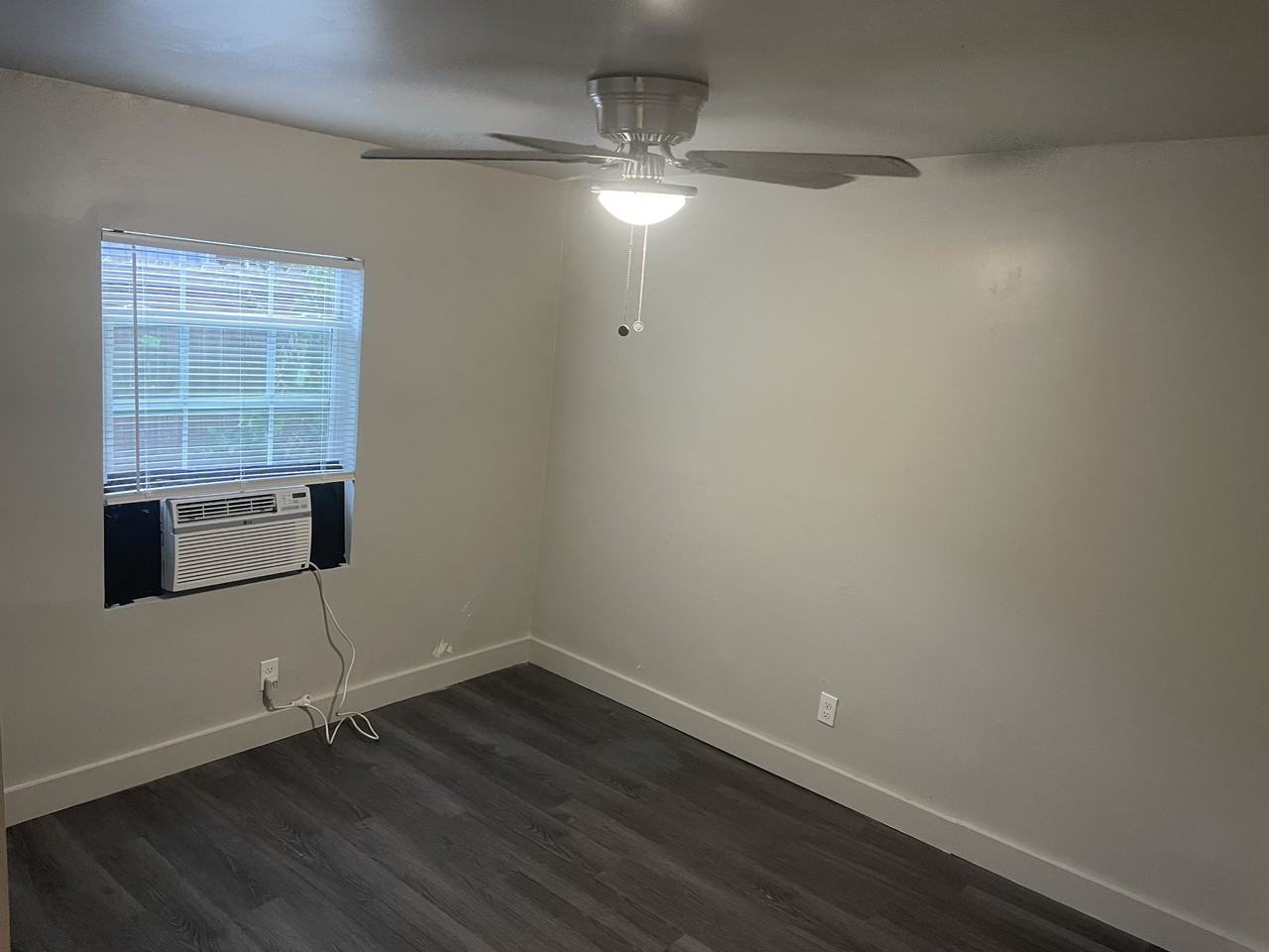 BBS A - 148 Gifford - Photo 2 of 8