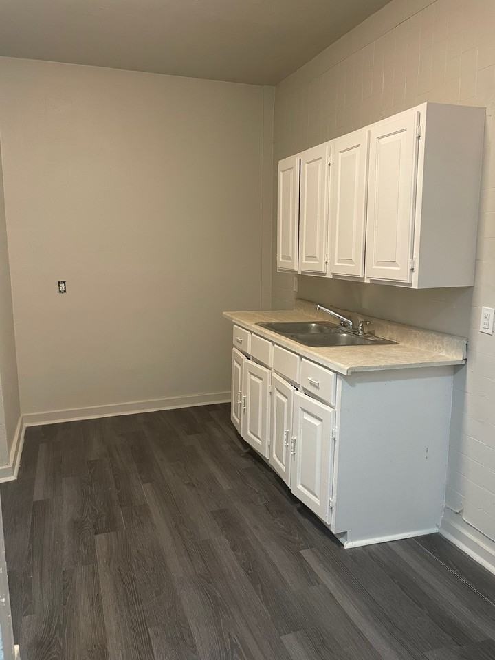 BBS A - 148 Gifford - Photo 6 of 8