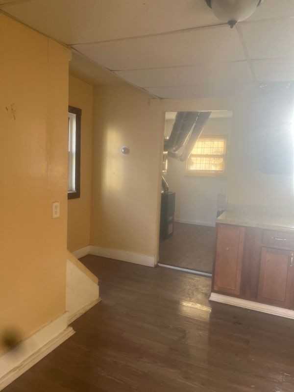 20185 Indiana St - Photo 3 of 10