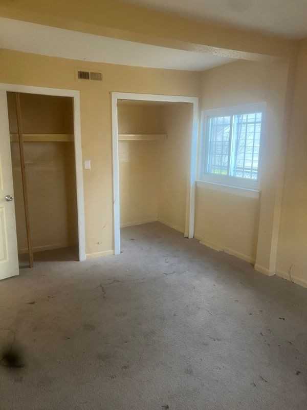 20185 Indiana St - Photo 7 of 10