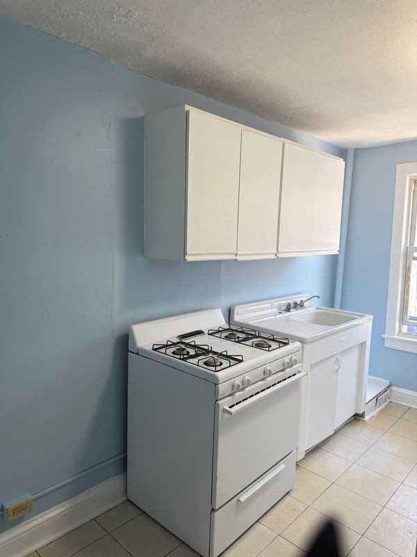 203 Genesee St ##2 - Photo 2 of 5