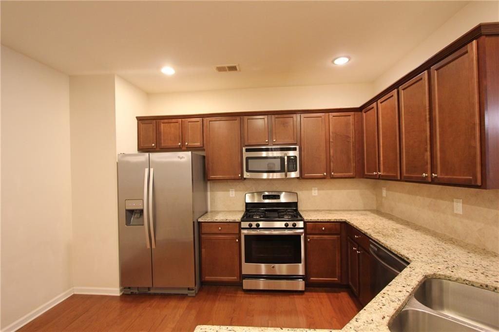 2132 Greencrest Cir - Photo 6 of 42