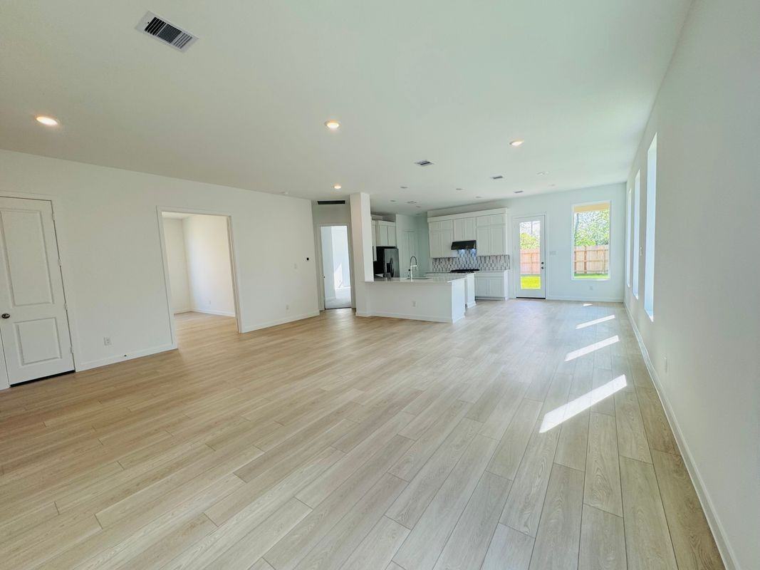 4227 Eagle Pass Dr - Photo 2 of 3